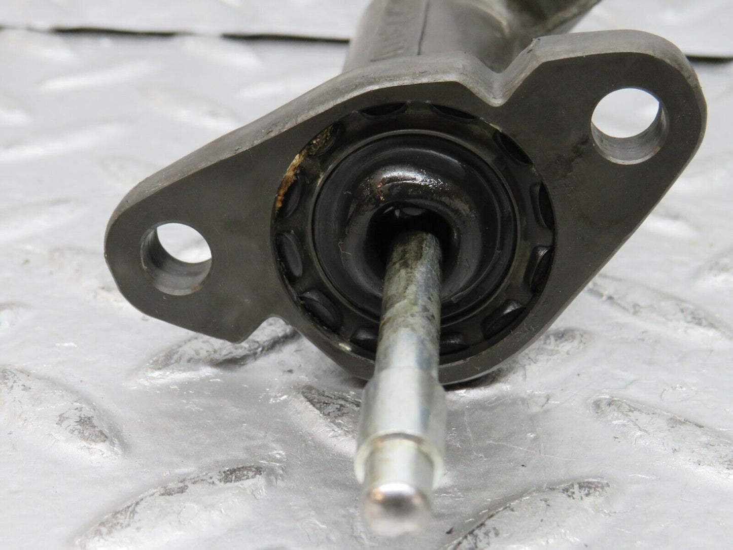25126 Mercedes-Benz W201 190D Clutch Slave Cylinder 2022900011