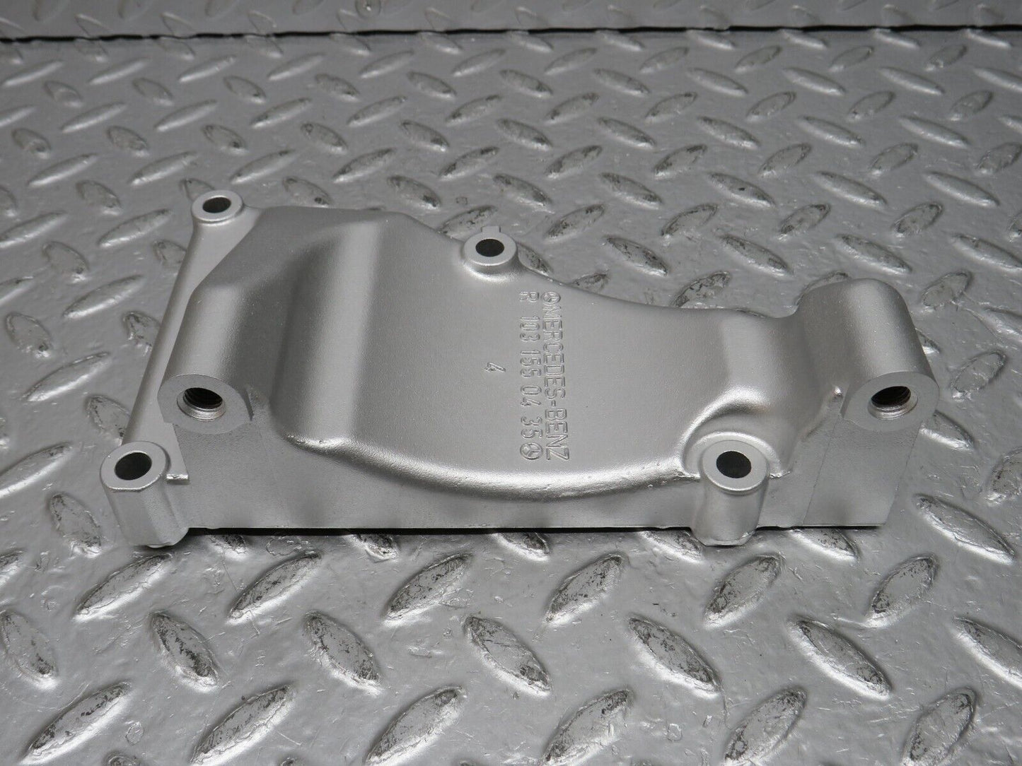 32663 Mercedes-Benz S124 300TE Wagon Alternator Generator Bracket 1031550435