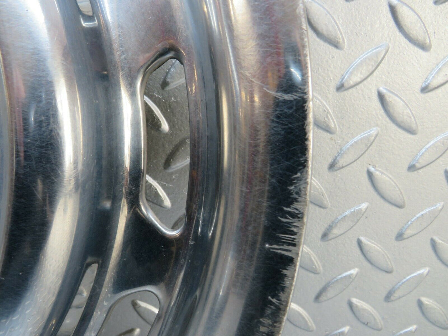 23864 Mercedes-Benz C107 450SLC Coupe Wheel Trim Hub Cap 14"