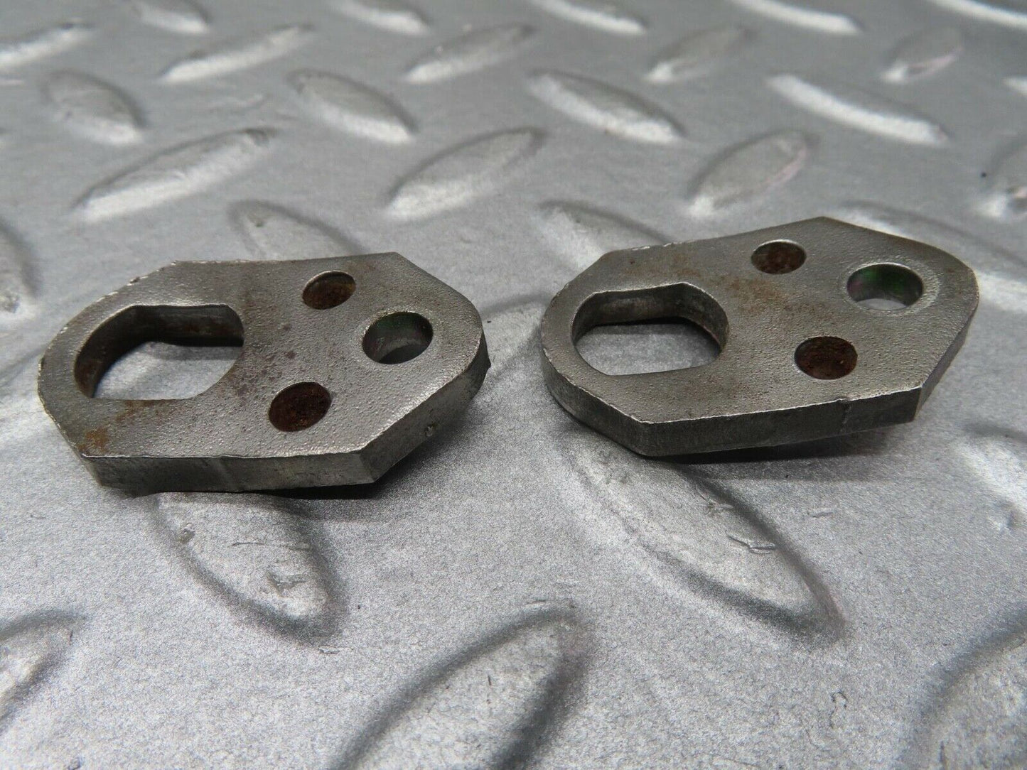 16742 Mercedes-Benz C107 380SLC Fuel Injector Bracket Pair
