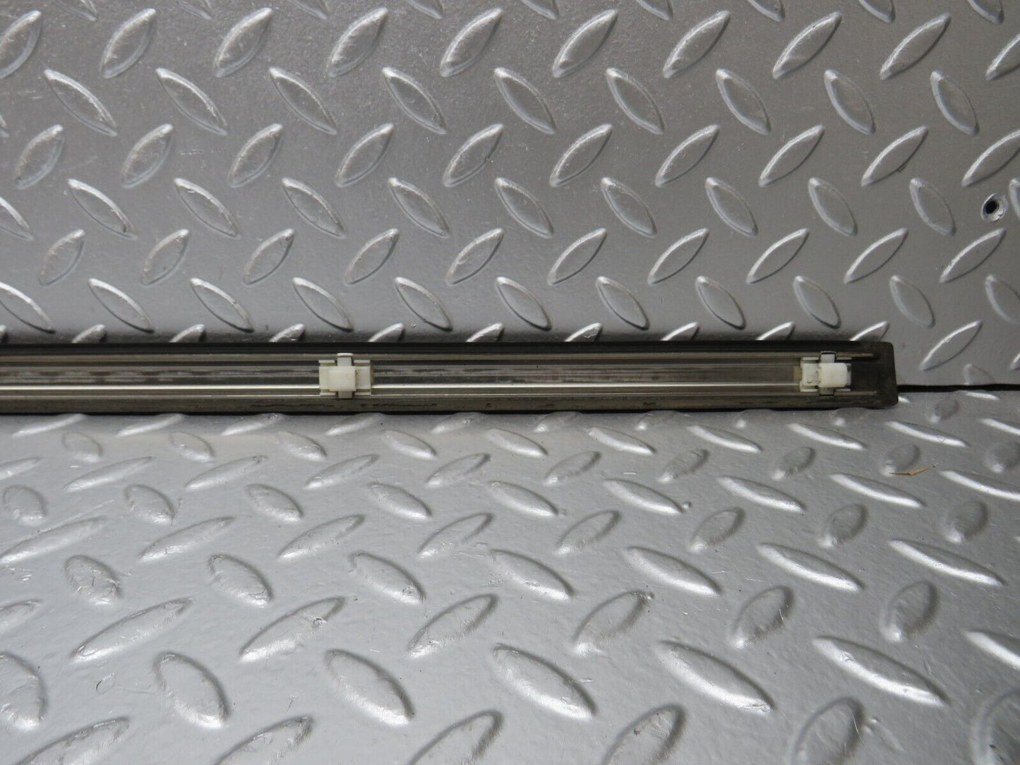 30788 Mercedes-Benz W201 190E 2.0L Front Right Door Centre Moulding Trim