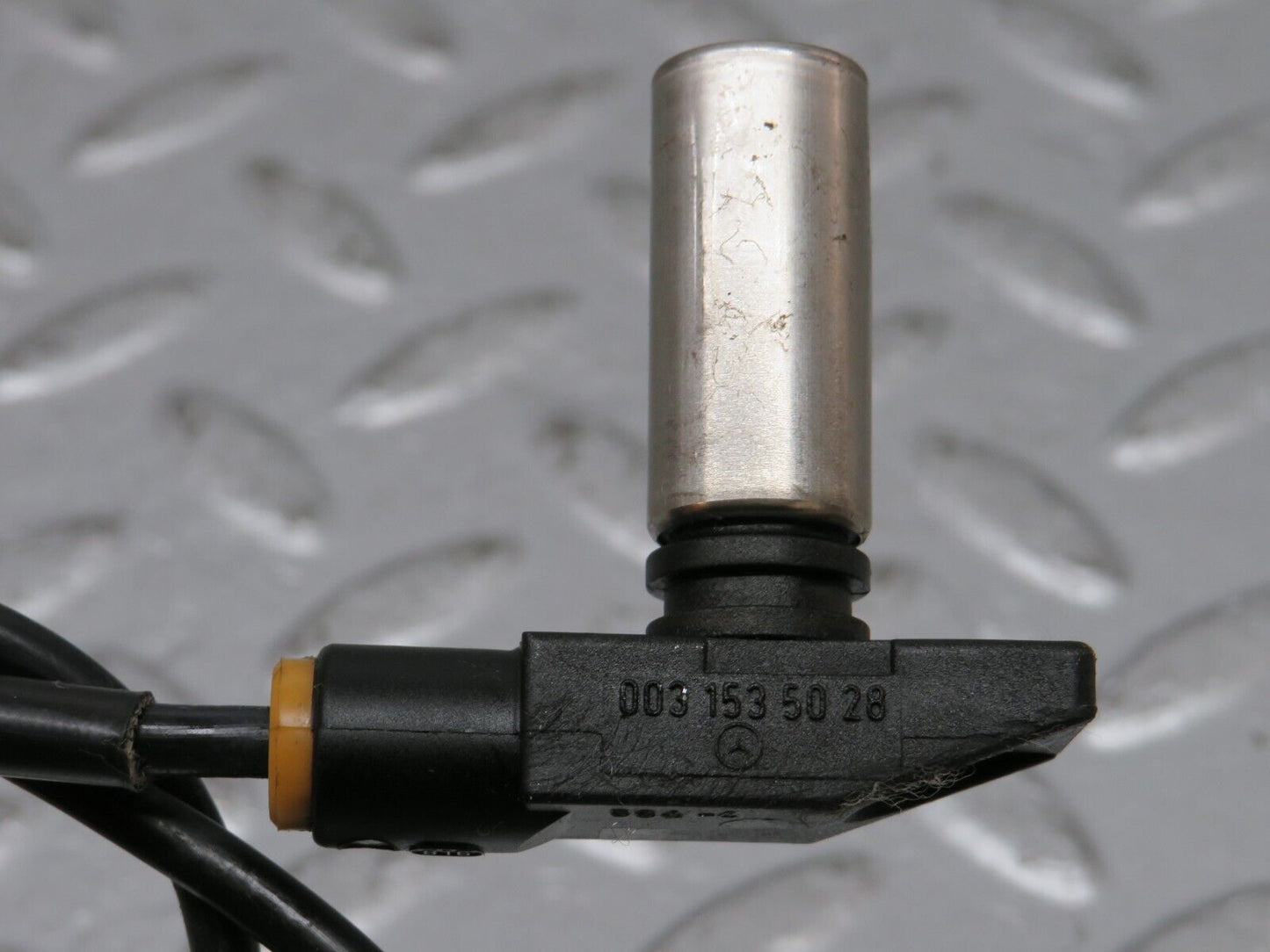 33509 Mercedes-Benz W202 C180 Crankshaft Position Sensor 0155452828 0031535028