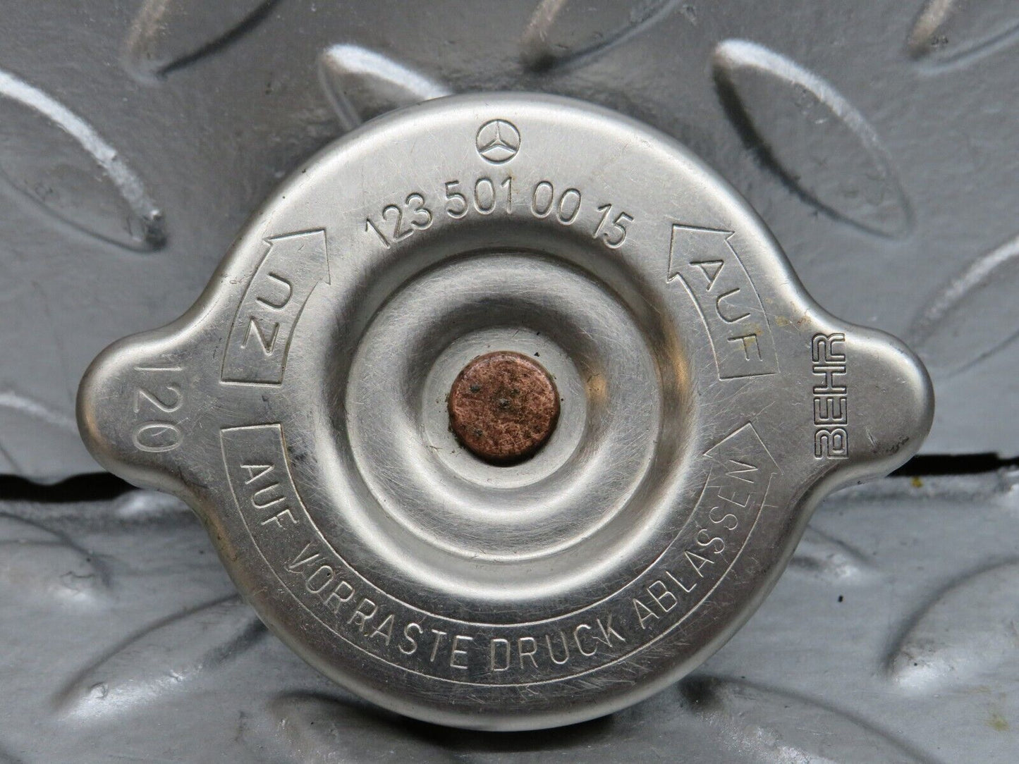 29463 Mercedes-Benz W124 230E Radiator Cap 1235010015