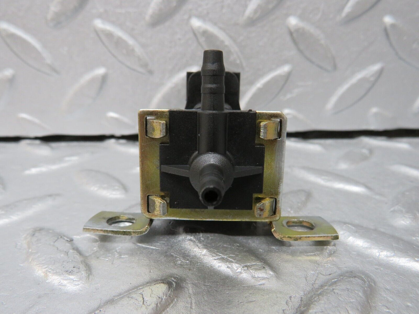 37008 Mercedes-Benz C126 420SEC Coupe Vacuum Control Valve Pierburg 0015407097