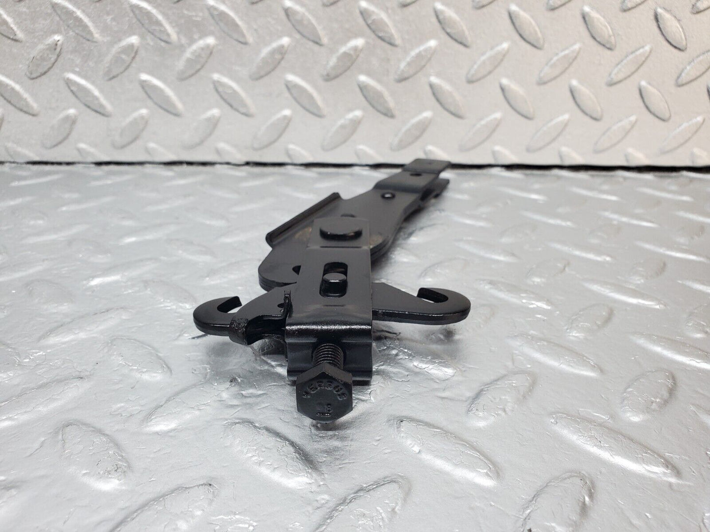 45936 Mercedes-Benz W126 420SE Handbrake Adjusting Handbrake Regulator