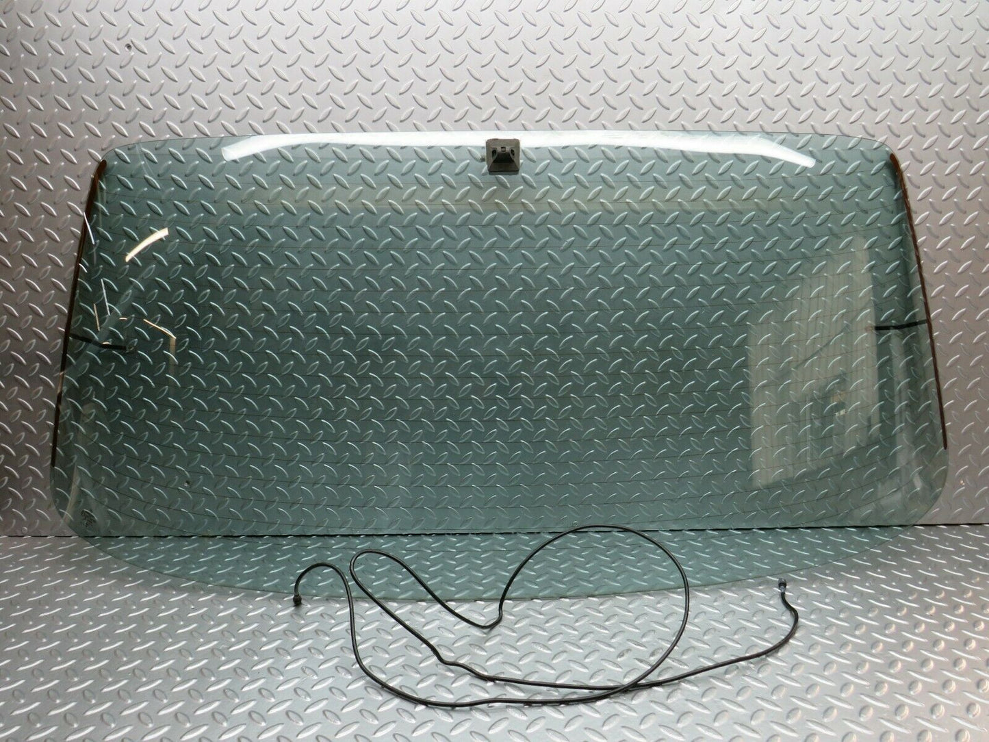 24000 Mercedes-Benz W123 280E Rear Heated Windscreen Glass