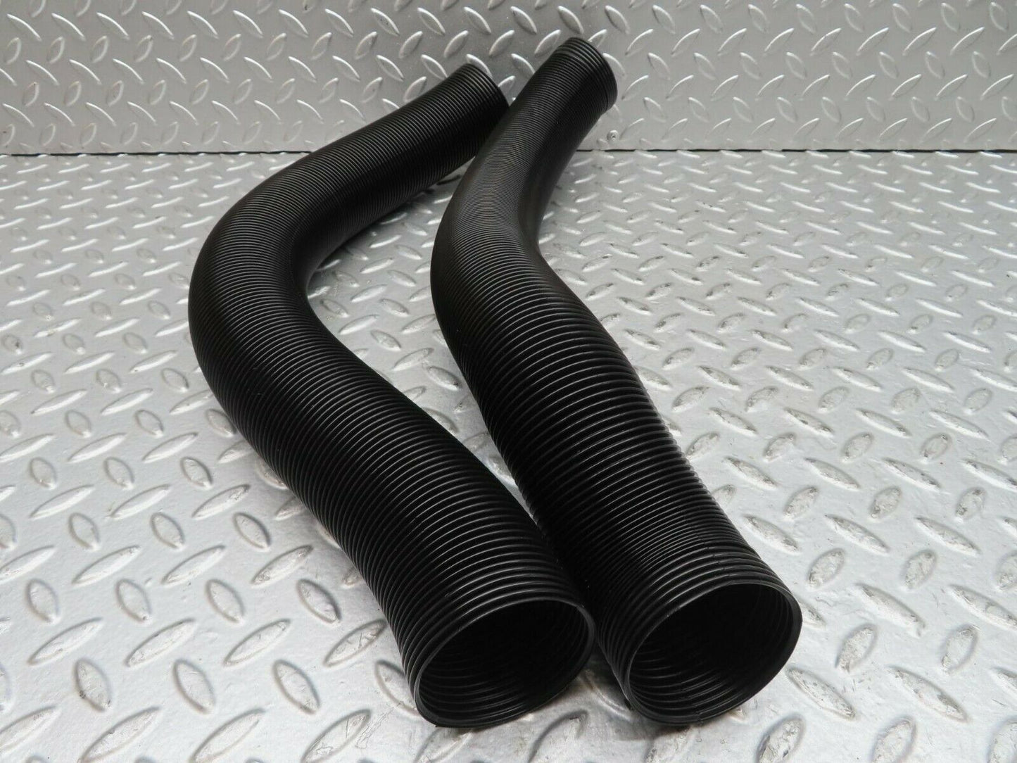15299 Mercedes-Benz W123 230E 2x Air Duct Pipe Hose