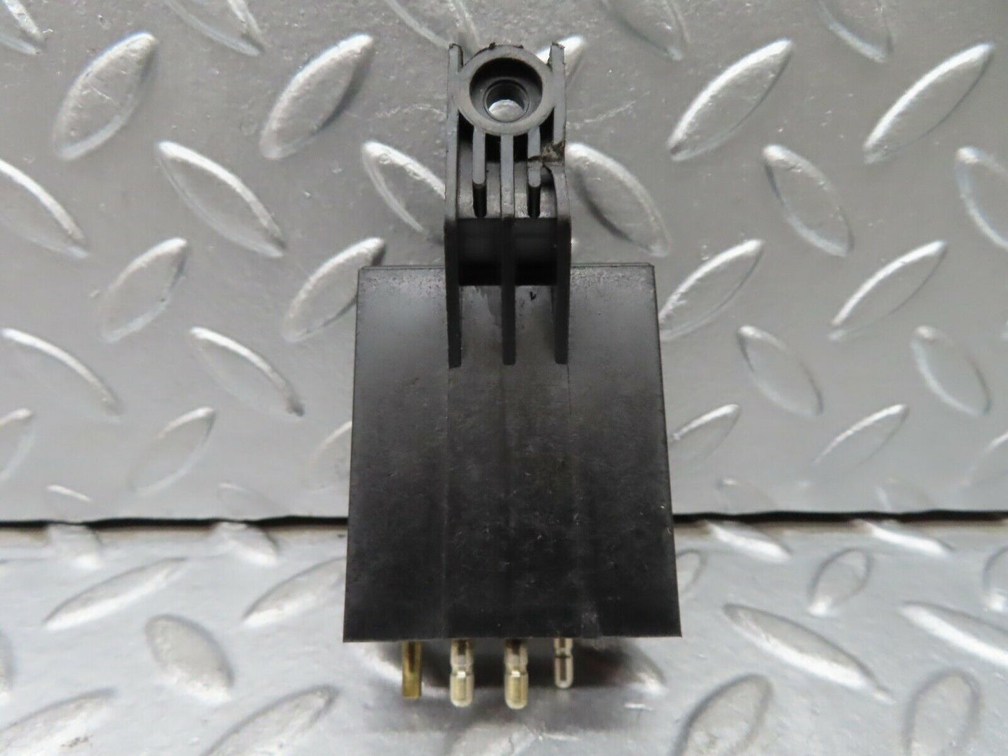 20322 Mercedes-Benz W114 280CE Coupe Rear Heated Window Relay 1078200110