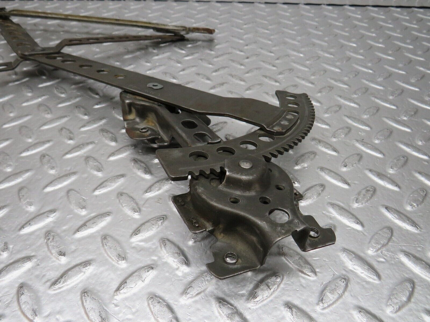 31139 Mercedes-Benz W123 200D Front Right Manual Window Regulator 1237200446