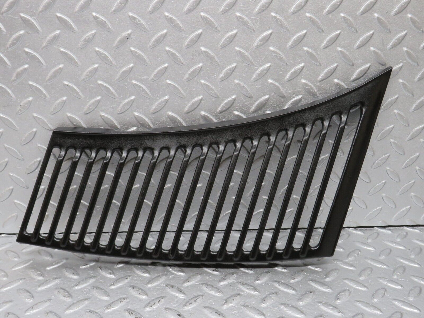 40081 Mercedes-Benz R107 350SL Air Intake Grill Left Side