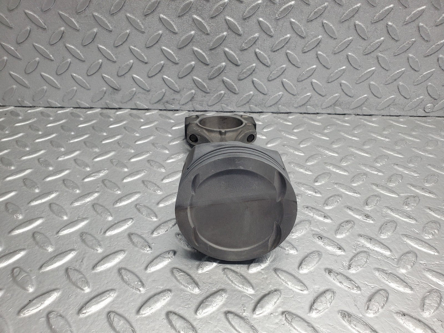 W124 Wagon piston with connecting rod used OEM