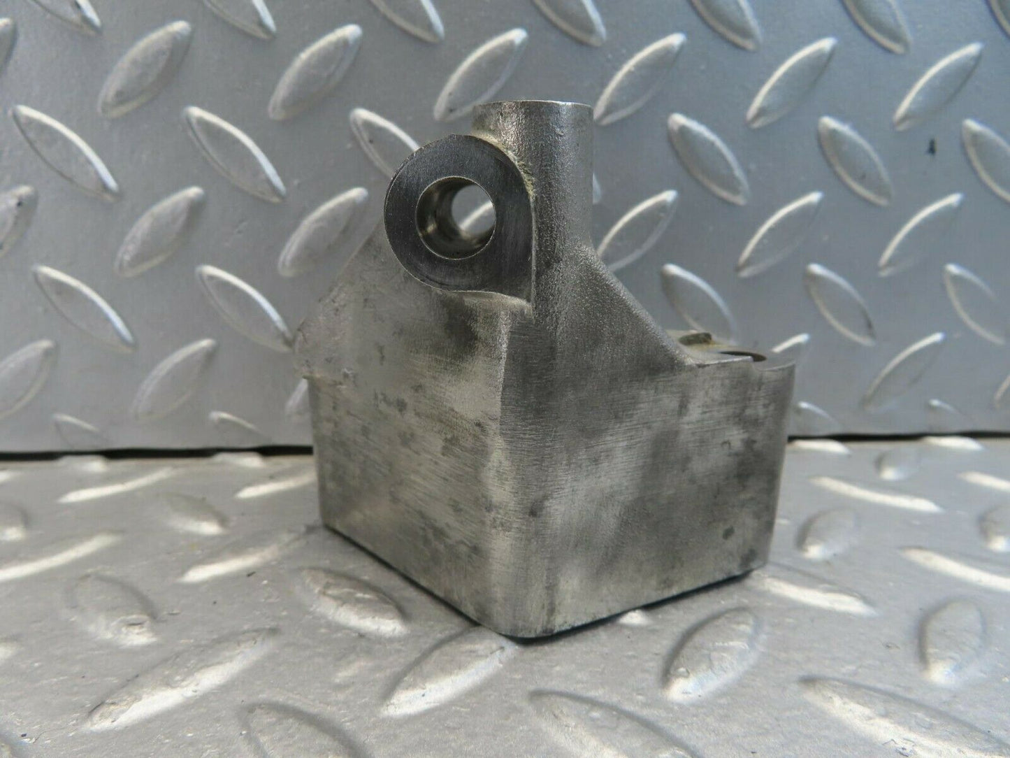 11470 Mercedes-Benz C123 230CE Coupe Alternator Holder Bracket 1021550135