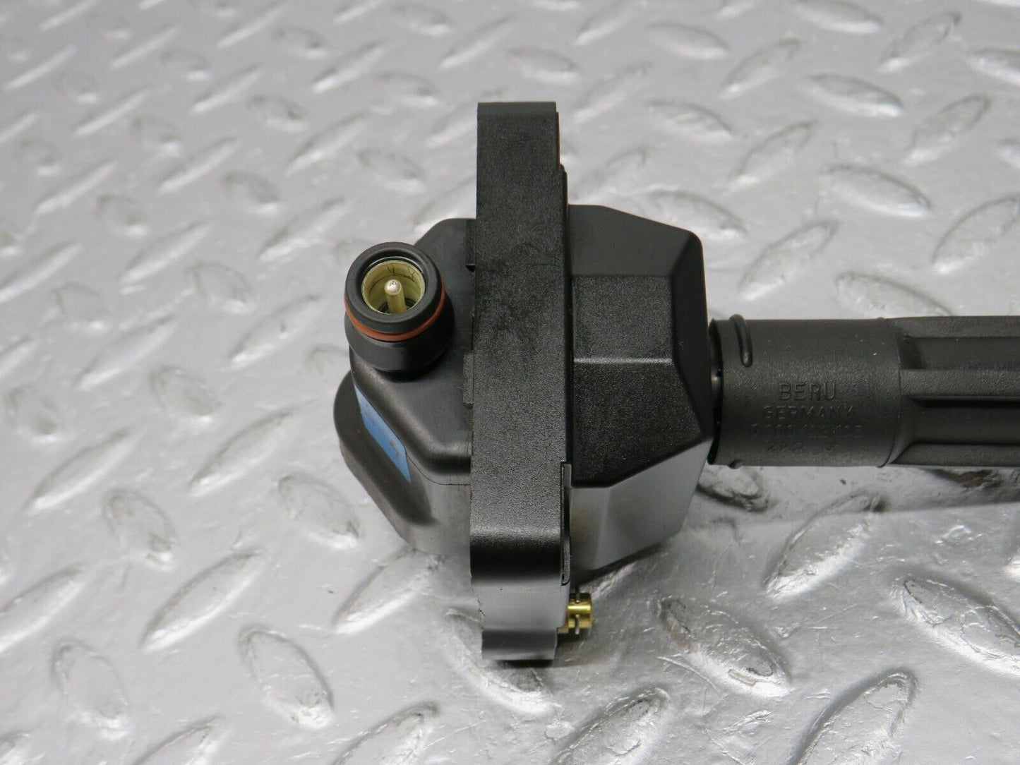 38343 Mercedes-Benz R129 280SL Coupe Ignition Coil Bosch 0221506444 0001587003 0001593642