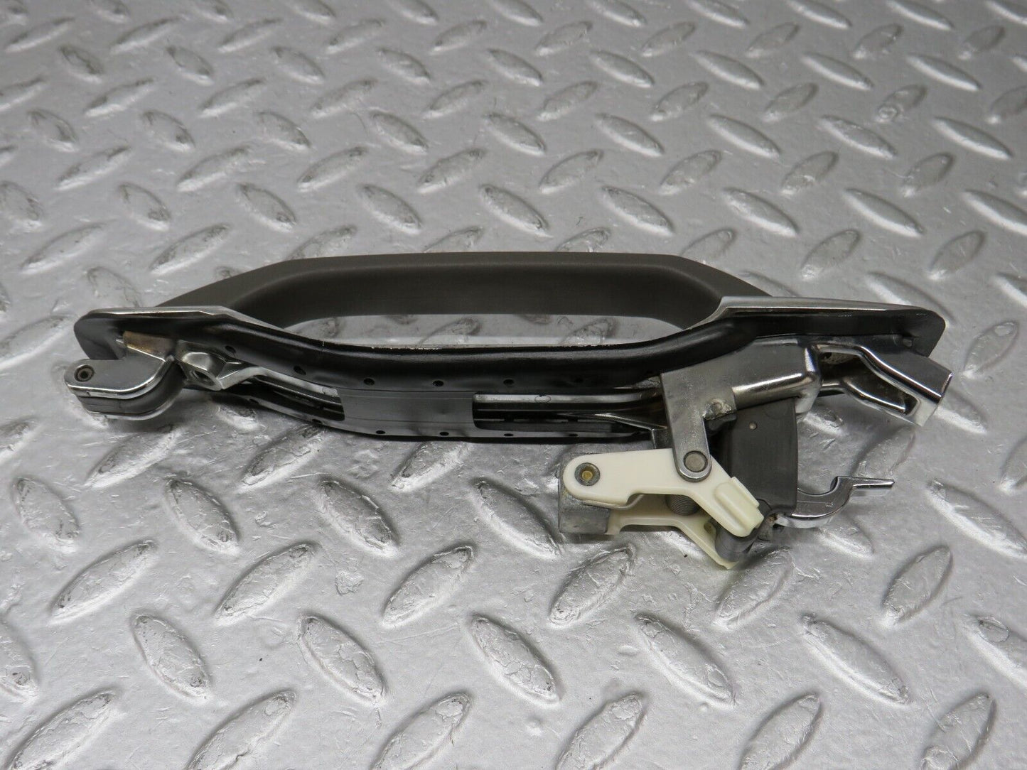 36188 Mercedes-Benz W126 420SE Rear Exterior Door Handle