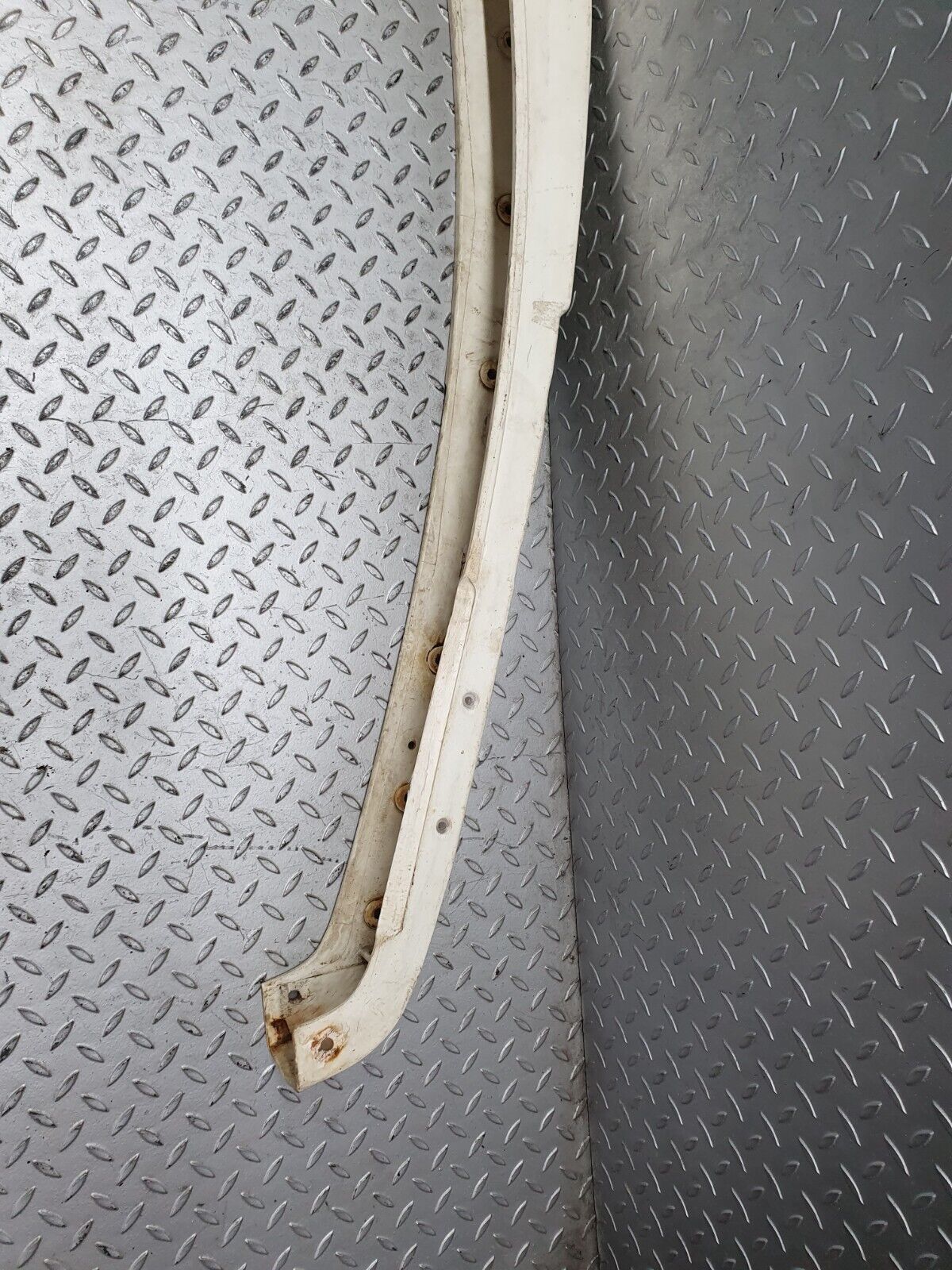 41275 Mercedes-Benz W126 300SE Front Bumper Bracket Reinforcement 1268850801
