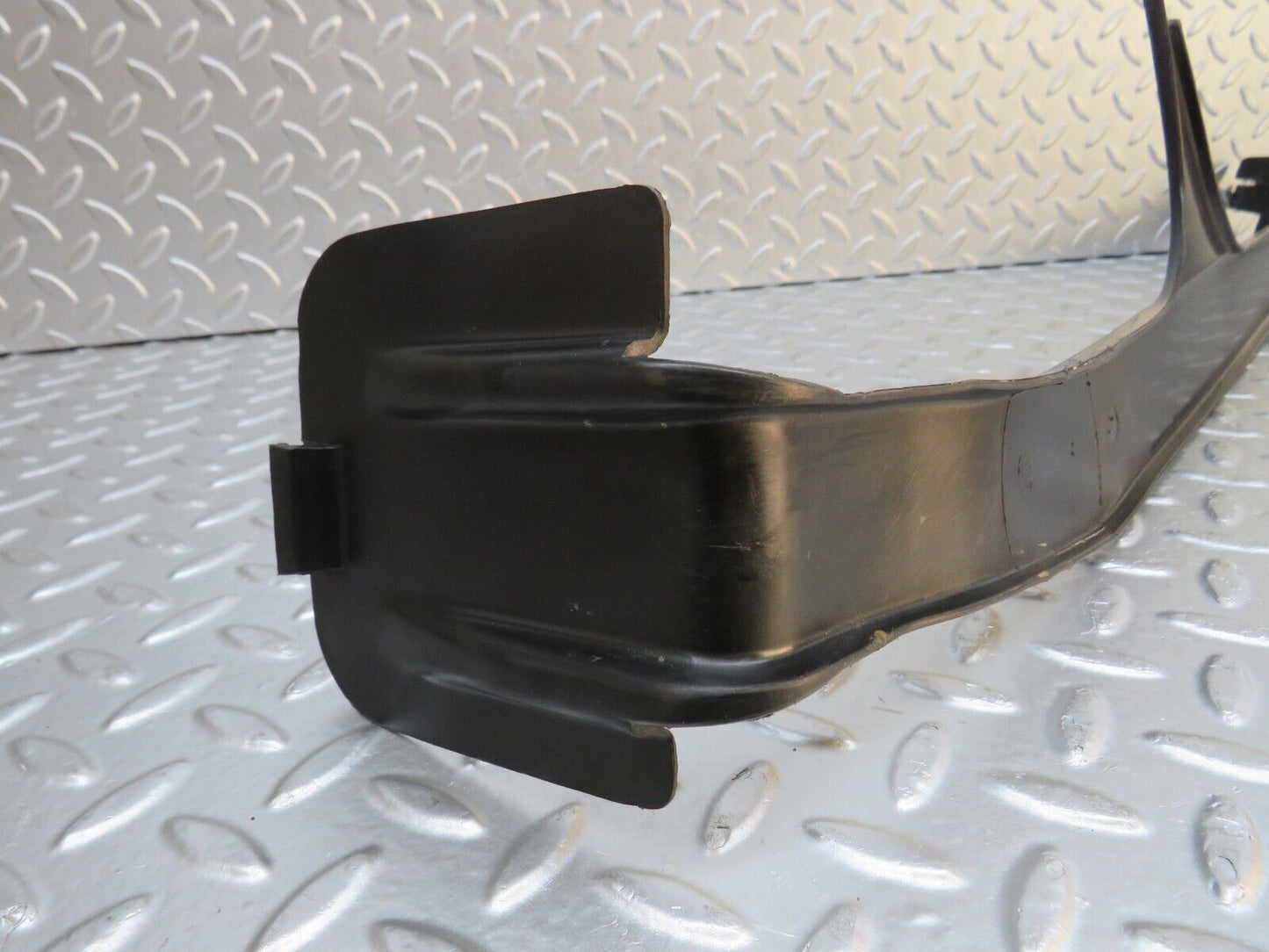 0458 Mercedes-Benz W123 230E Cabel Chanel Cover 1238210236