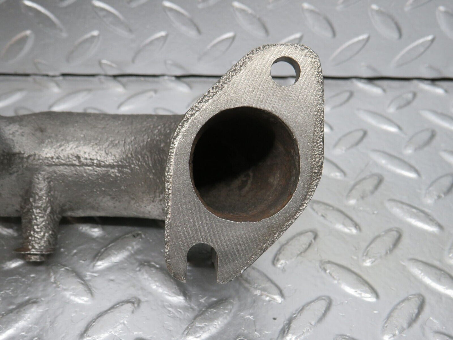 32962 Mercedes-Benz C107 R107 450 V8 Exhaust Manifold Right Side 1171420301