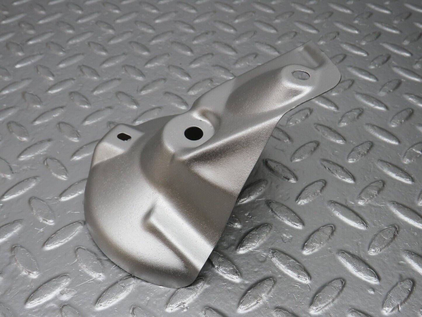 33534 Mercedes-Benz W202 C180 Engine Mount Bracket Heat Shield