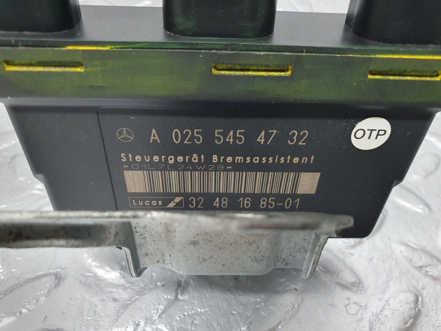 41862 Mercedes-Benz W202 C200 Brake Assist Control Unit 0255454732