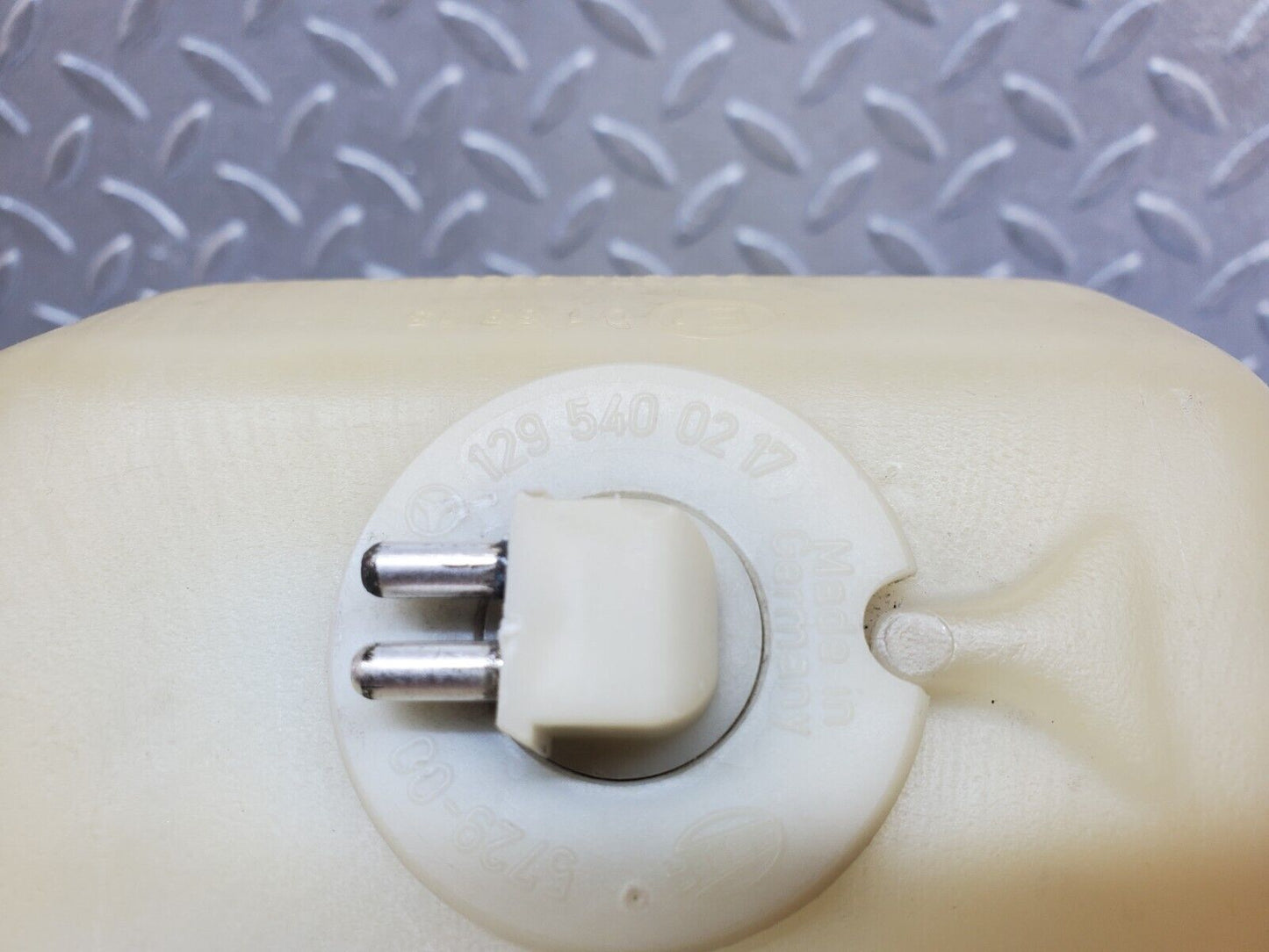 44769 Mercedes-Benz W124 220E Windscreen Washer Fluid Reservoir 1248691020 1248690272 1295400217