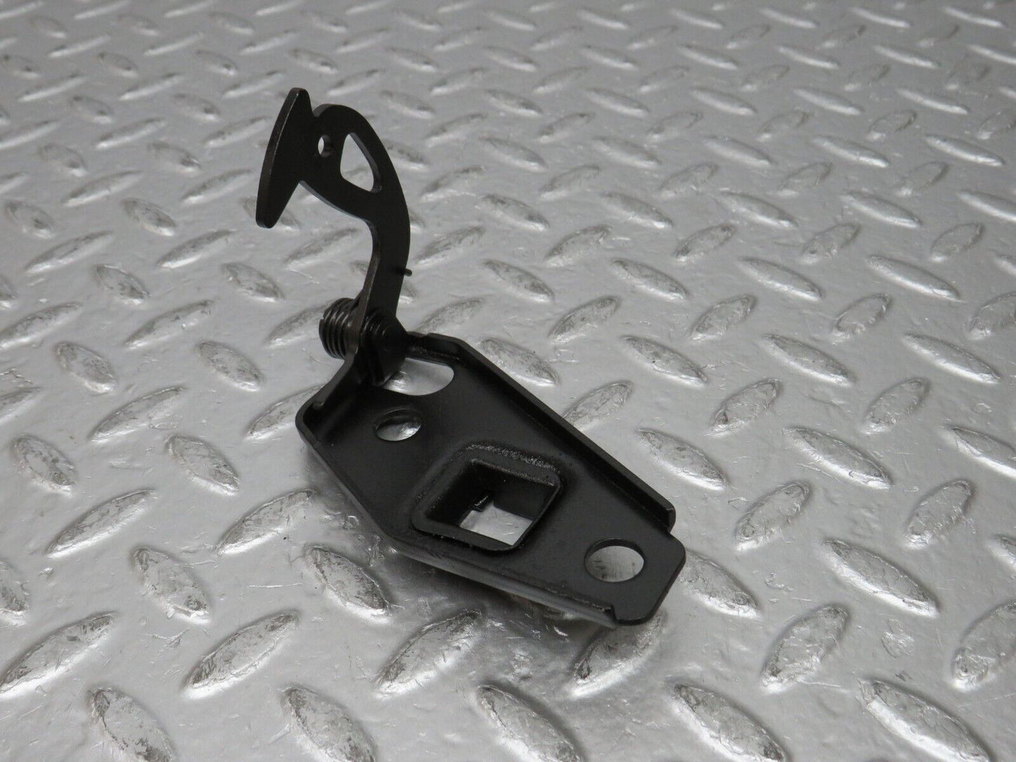 31782 Mercedes-Benz W201 190LE 1.8L Bonnet Safety Latch 2018800560