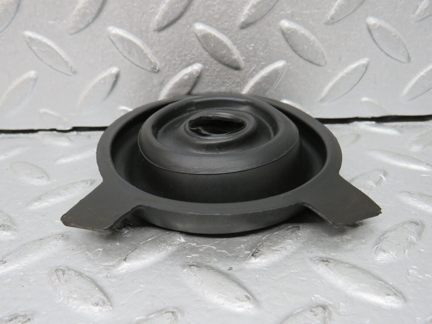 38125 Mercedes-Benz A124 320E Cabriolet Fuel Tank Rubber Seal 1244710481 1244711181