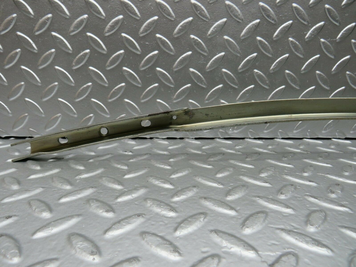 22530 Mercedes-Benz C124 E220 Coupe Right Door Window Channel