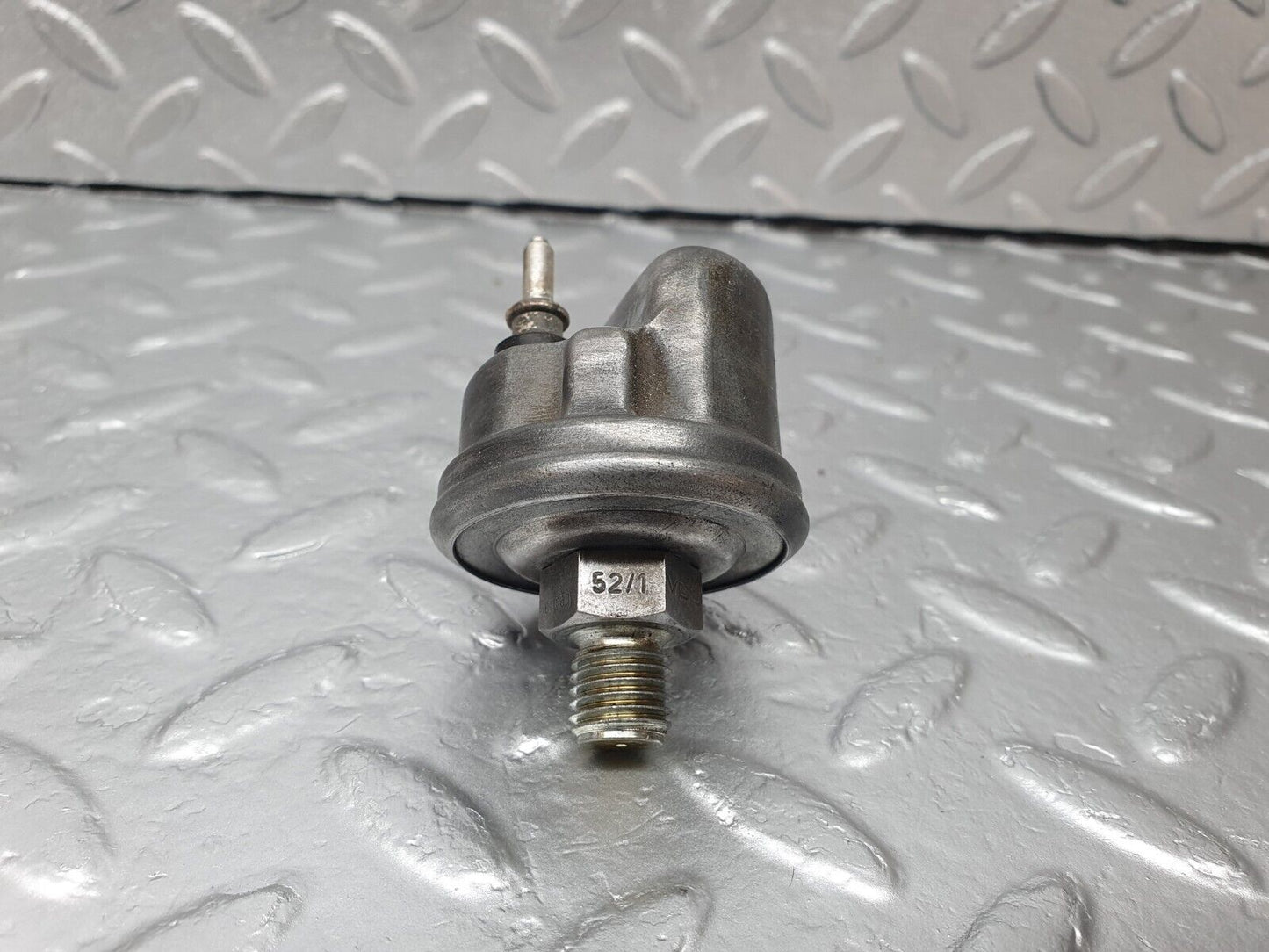 42546 Mercedes-Benz R129 320SL Coupe Oil Pressure Sensor VDO 0065429417