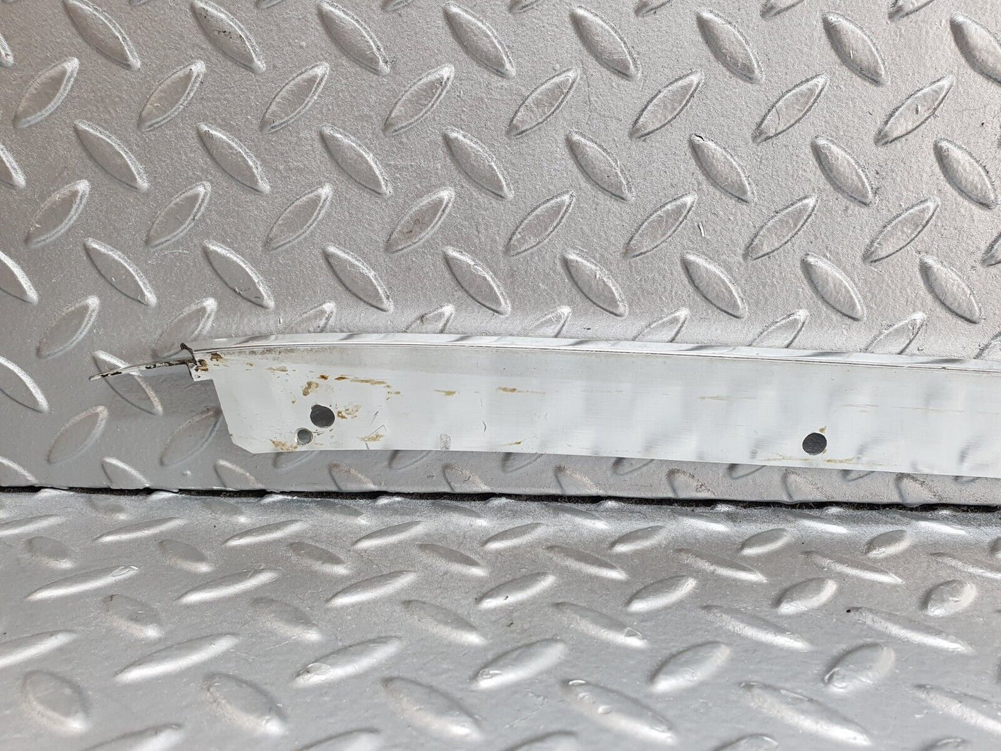 43052 Mercedes-Benz R107 Hardtop Side Window Chrome Moulding Trim Left