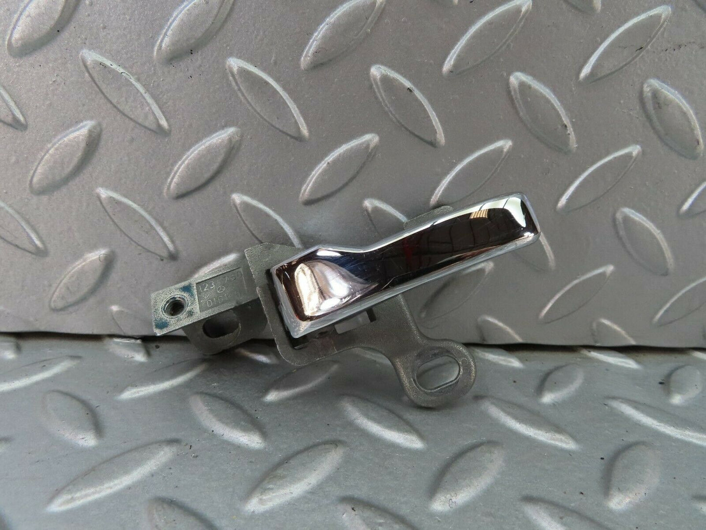 7587 Mercedes-Benz S123 230TE Wagon Left Interior Door Handle 1237600161