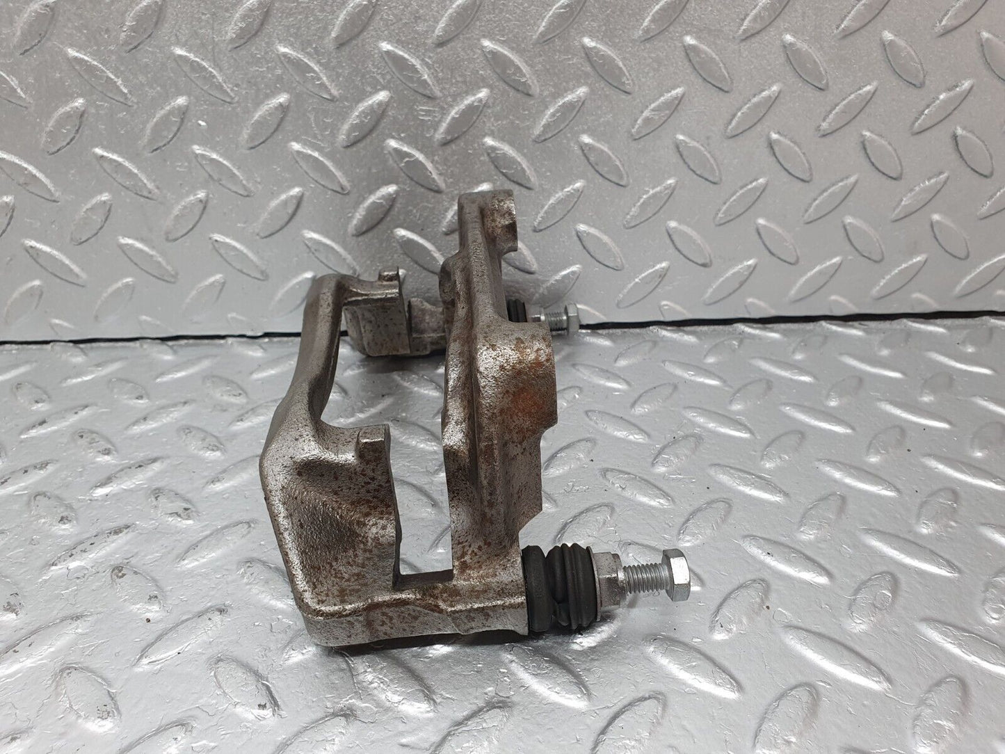 41612 Mercedes-Benz W124 200E Front Left Brake Caliper Bracket