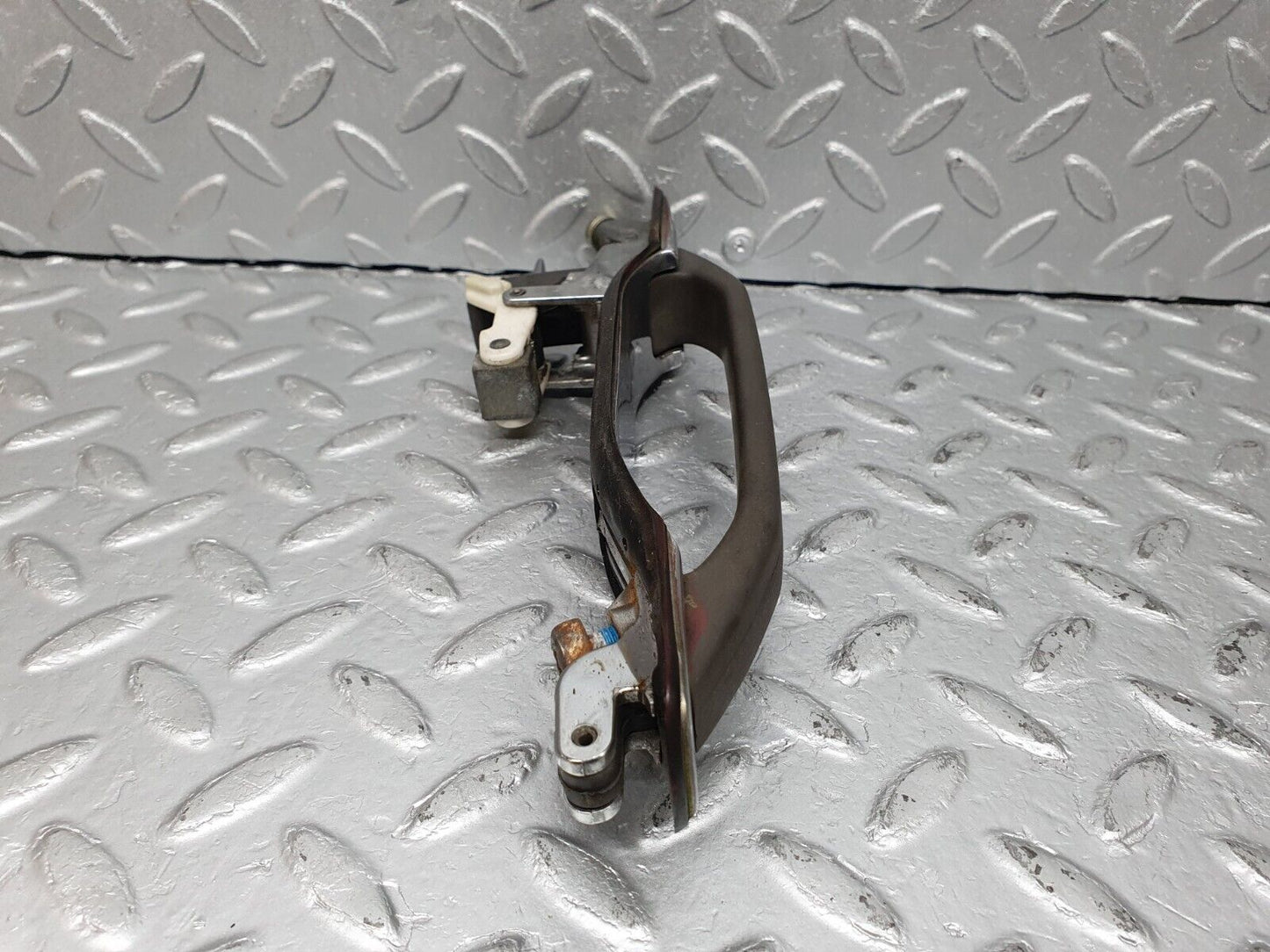 41082 Mercedes-Benz W126 300SE Rear Left Exterior Door Handle