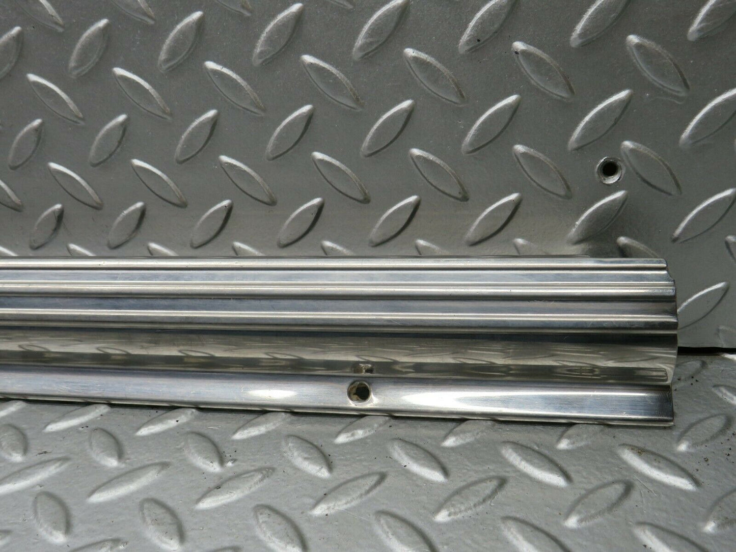 22706 Mercedes-Benz C107 450SLC Coupe Right Door Sill Chrome
