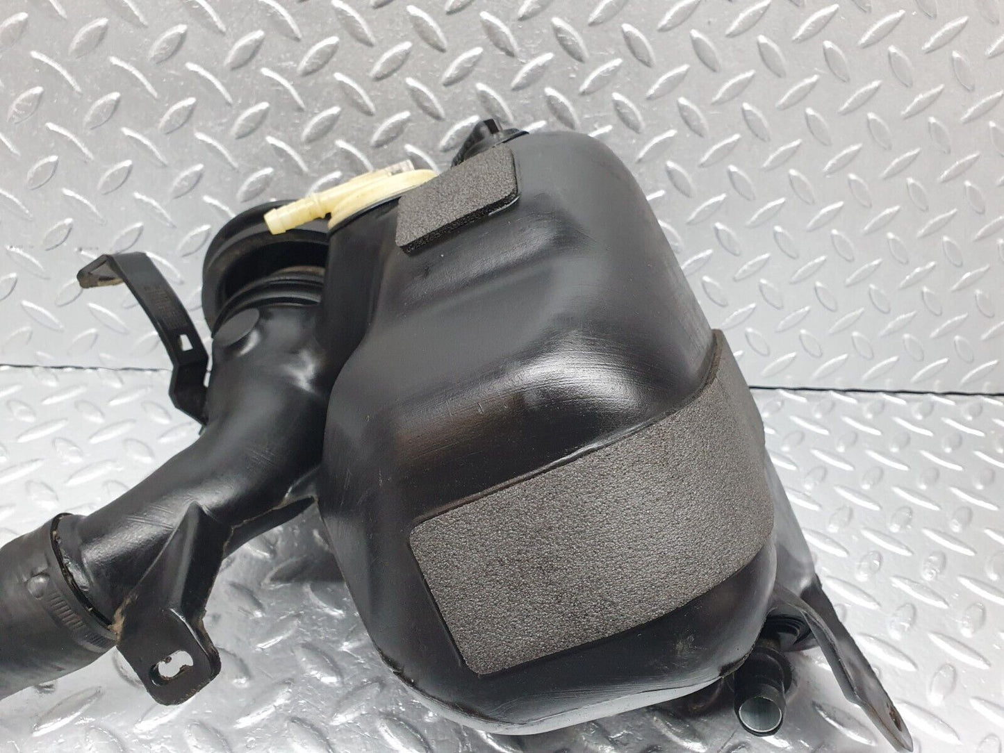 41775 Mercedes-Benz W202 C200 Fuel Filling Pipe Expansion Tank 2024701389