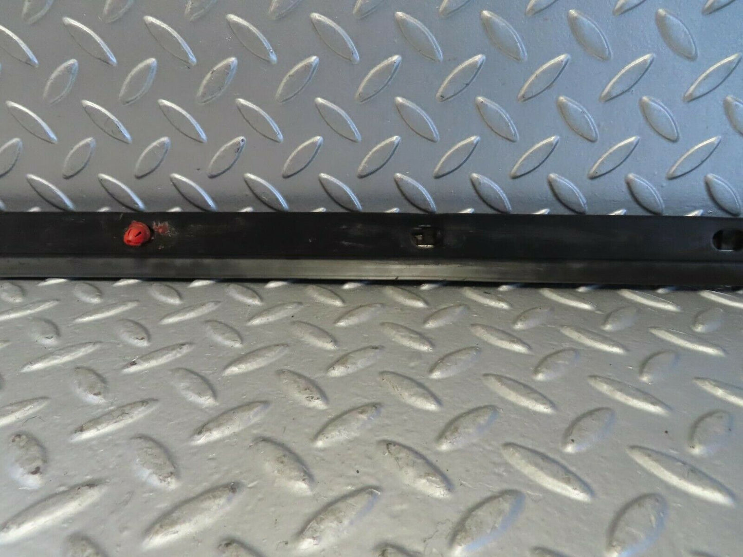 15729 Mercedes-Benz R107 450SL Coupe Left Door Centre Moulding Trim