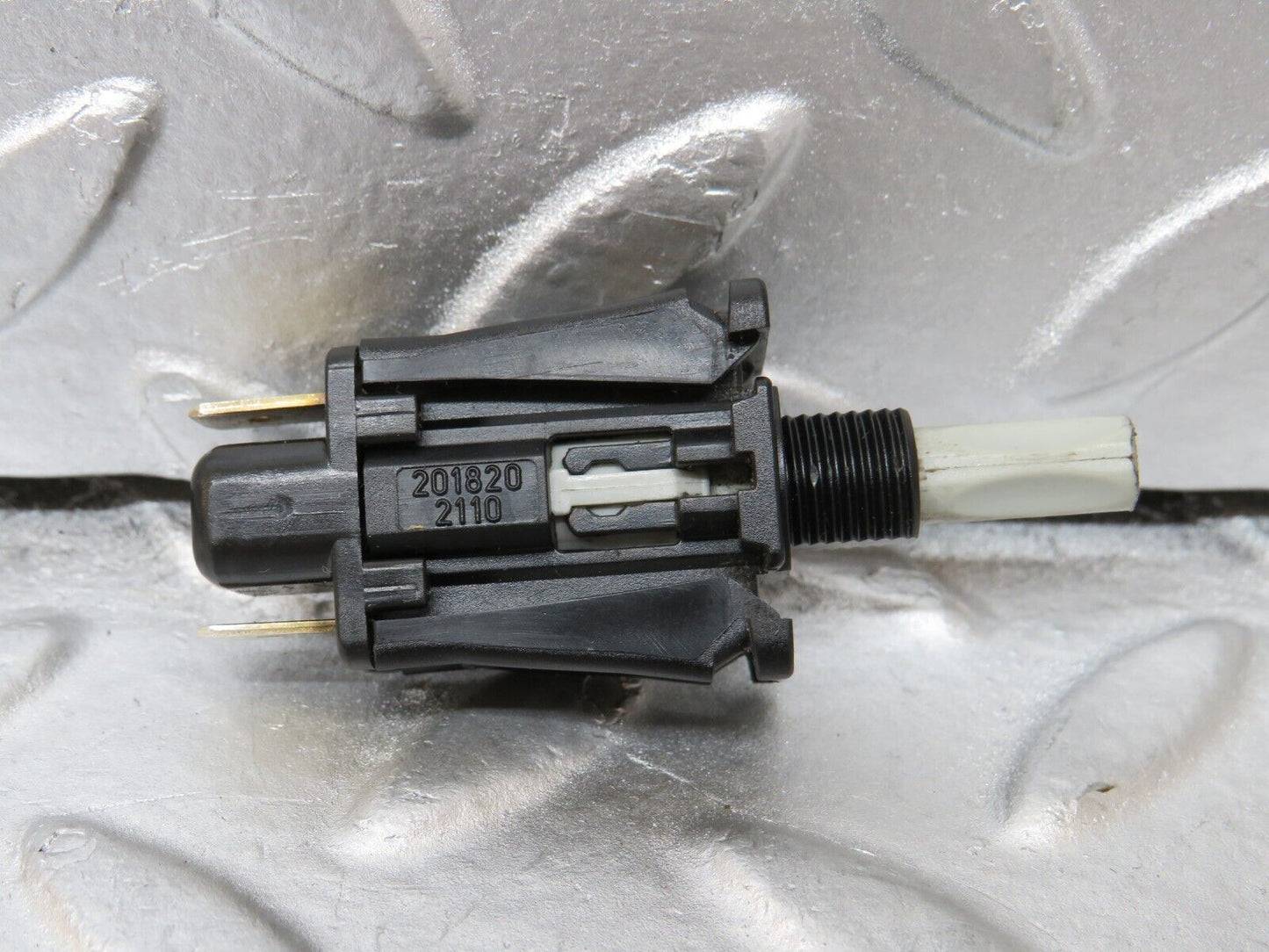 34906 Mercedes-Benz W210 320E Door Contact Switch 2018202110 2024270073