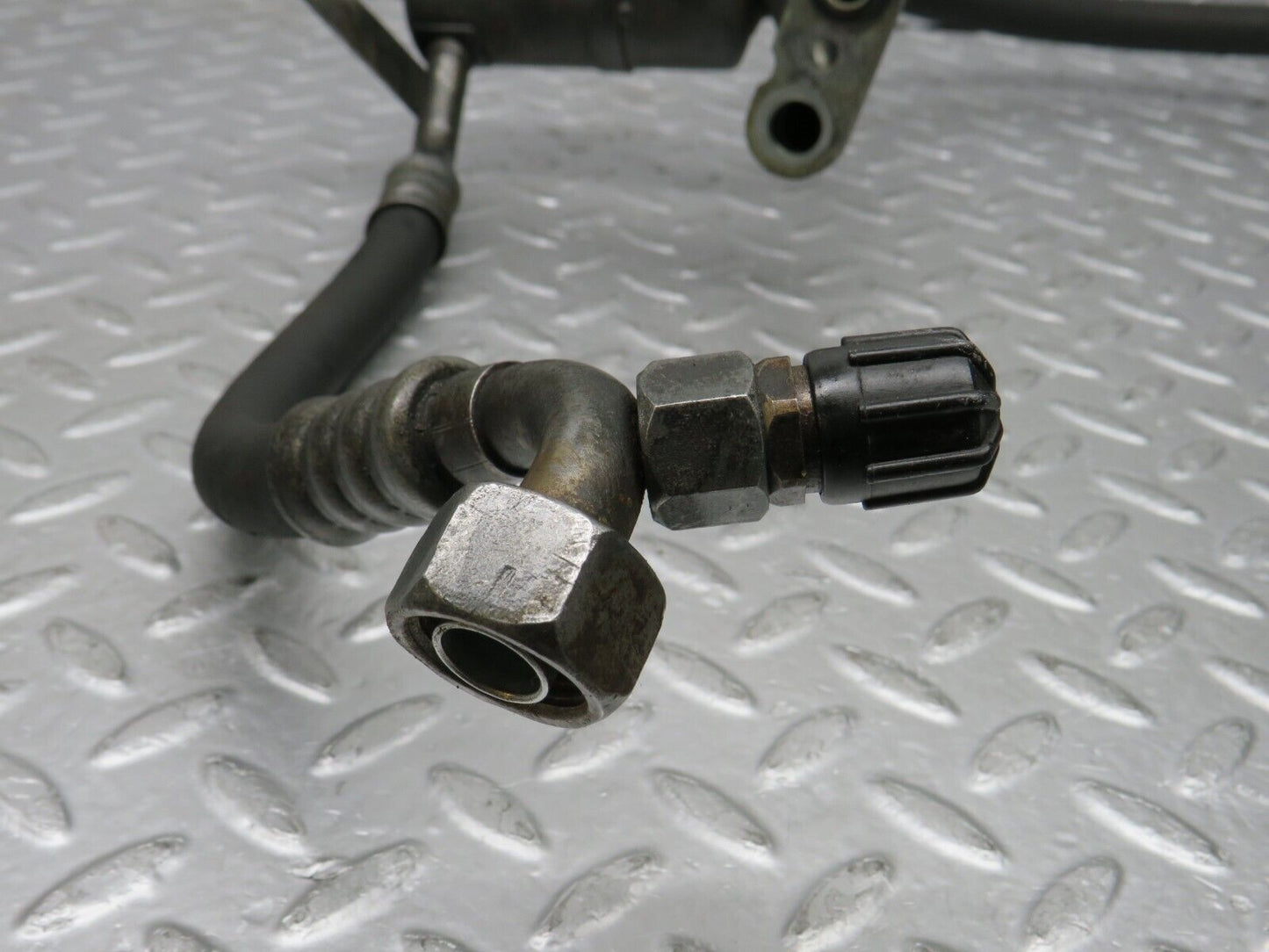 38178 Mercedes-Benz A124 320E Cabriolet Air Conditioning Hose Pipe With Dryer 1042300856