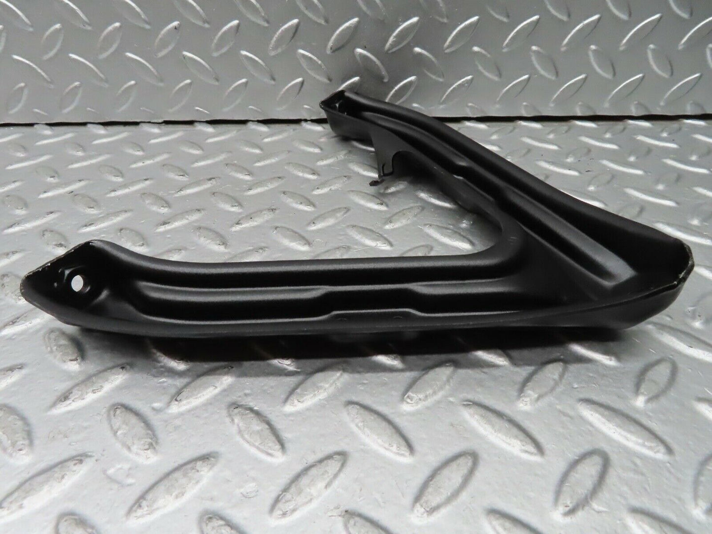 21288 Mercedes-Benz W123 230E Air Intake Manifold Bracket