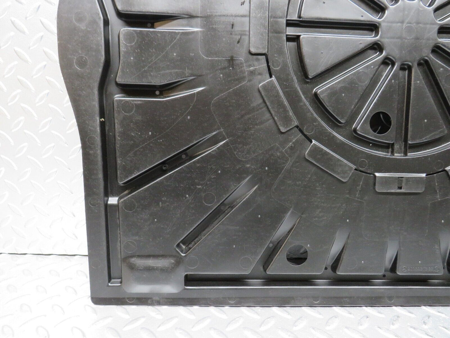 31555 Mercedes-Benz W201 190LE 1.8L Boot Trunk Spare Wheel Cover 2016931633