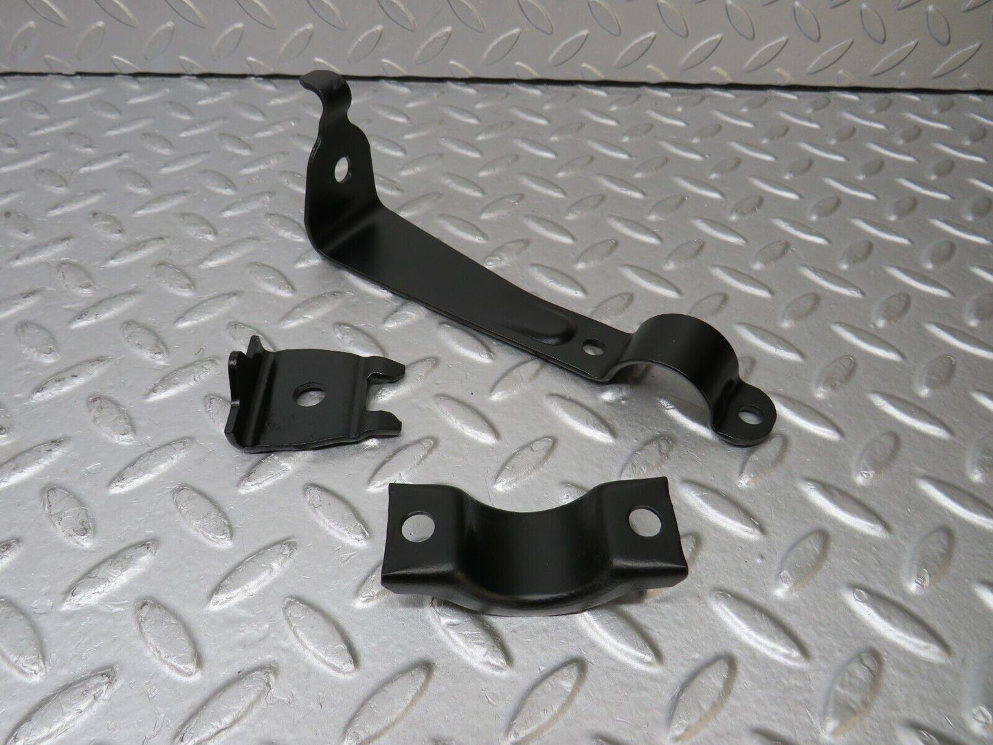 36782 Mercedes-Benz W201 190E 2.0L Front Axle Bracket