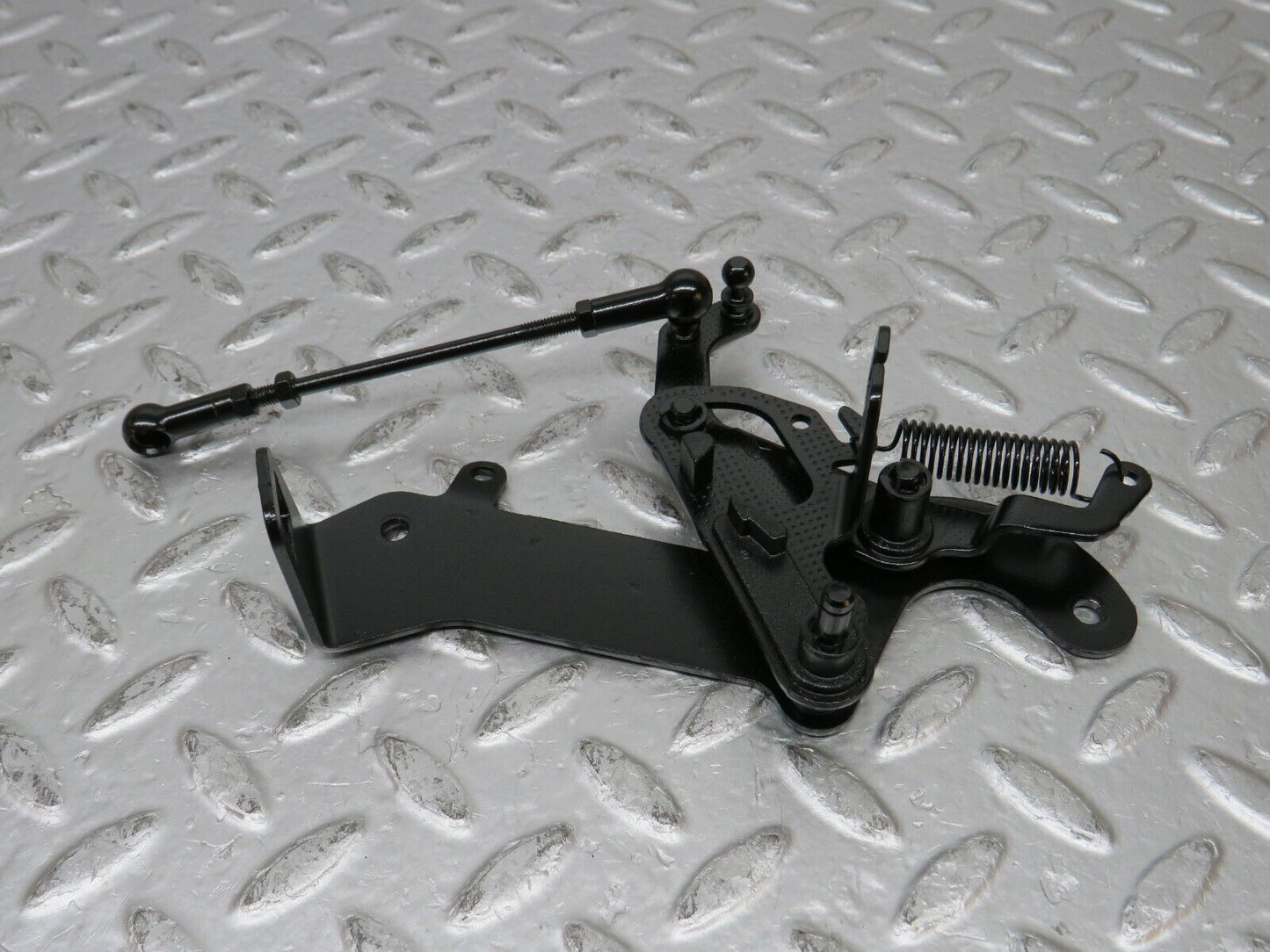 31534 Mercedes-Benz S124 220TE Wagon Throttle Linkage