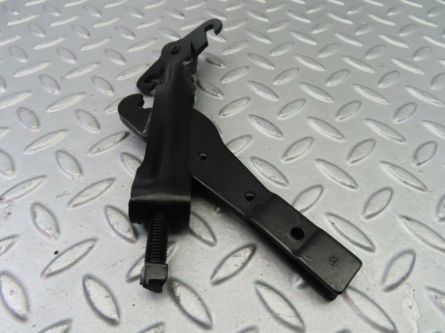 7479 Mercedes-Benz W116 450SE Handbrake Adjusting Handbrake Regulator