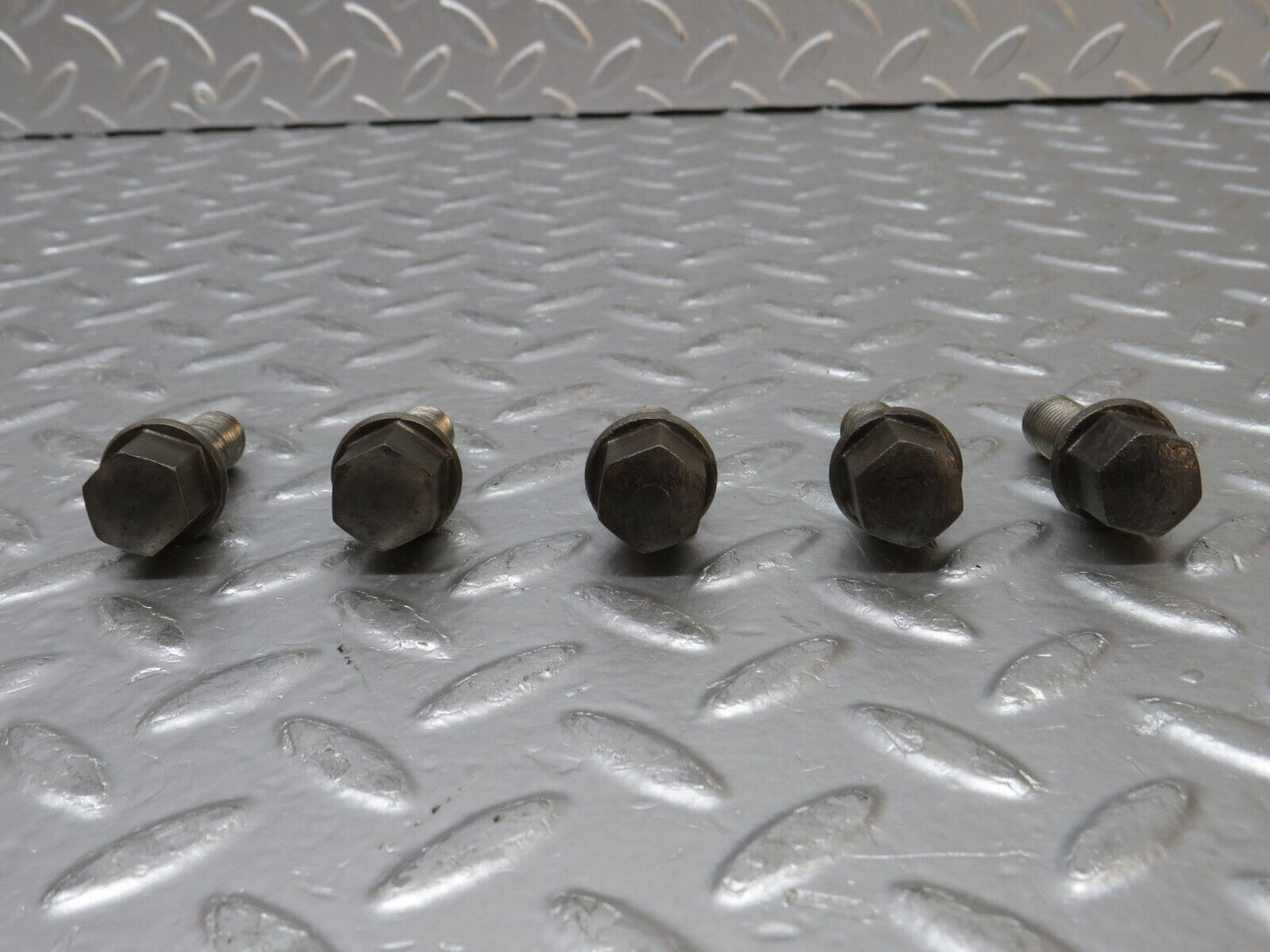 32233 Mercedes-Benz 5x Alloy Wheel Lug Bolt M12x1.5