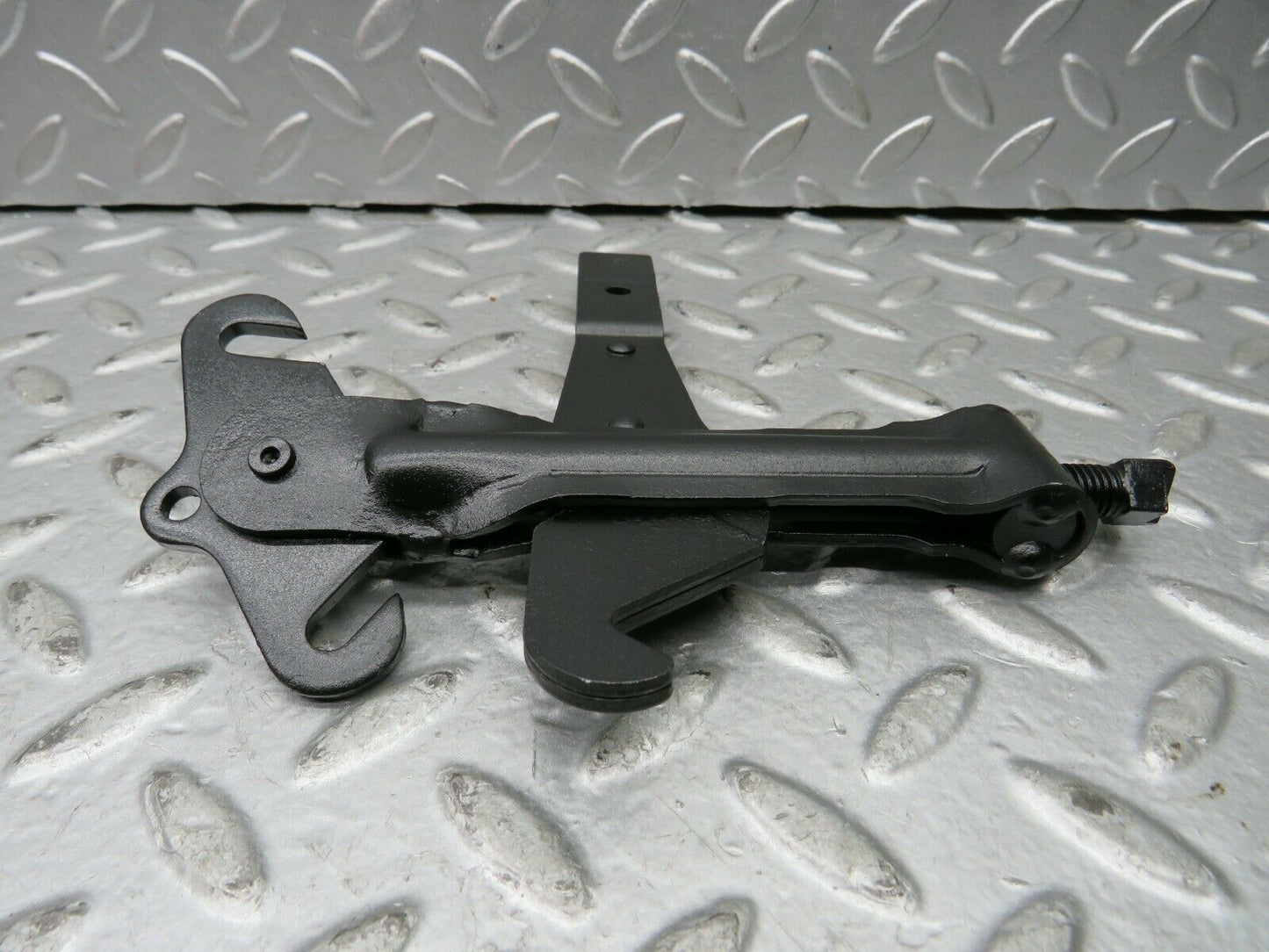 22149 Mercedes-Benz S123 280TE Wagon Handbrake Adjusting Handbrake Regulator