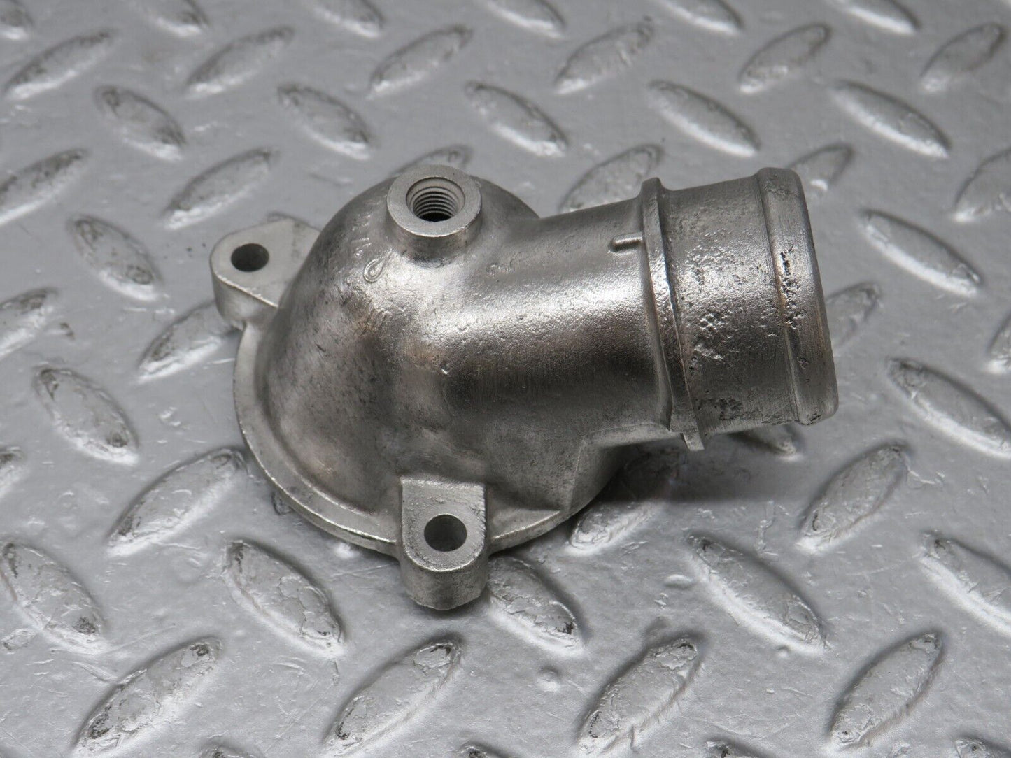 38931 Mercedes-Benz W201 190E Thermostat Housing 1032030274