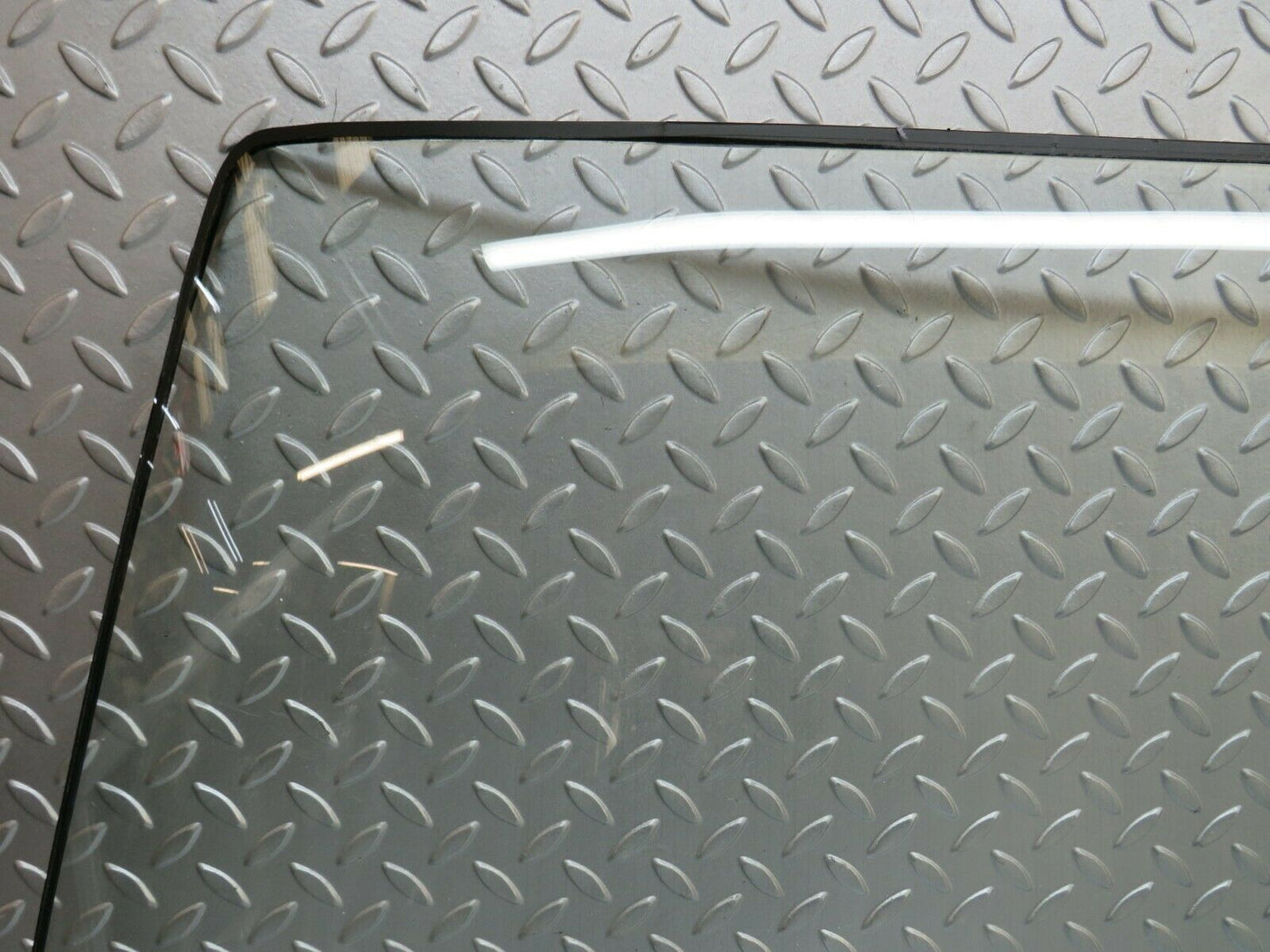23489 Mercedes-Benz W114 280E Rear Heated Windscreen Glass