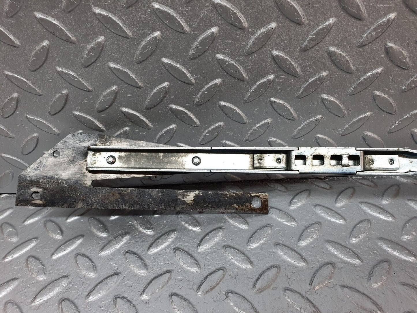 40792 Mercedes-Benz W123 300D Front Right Seat Sliding Adjust Handle