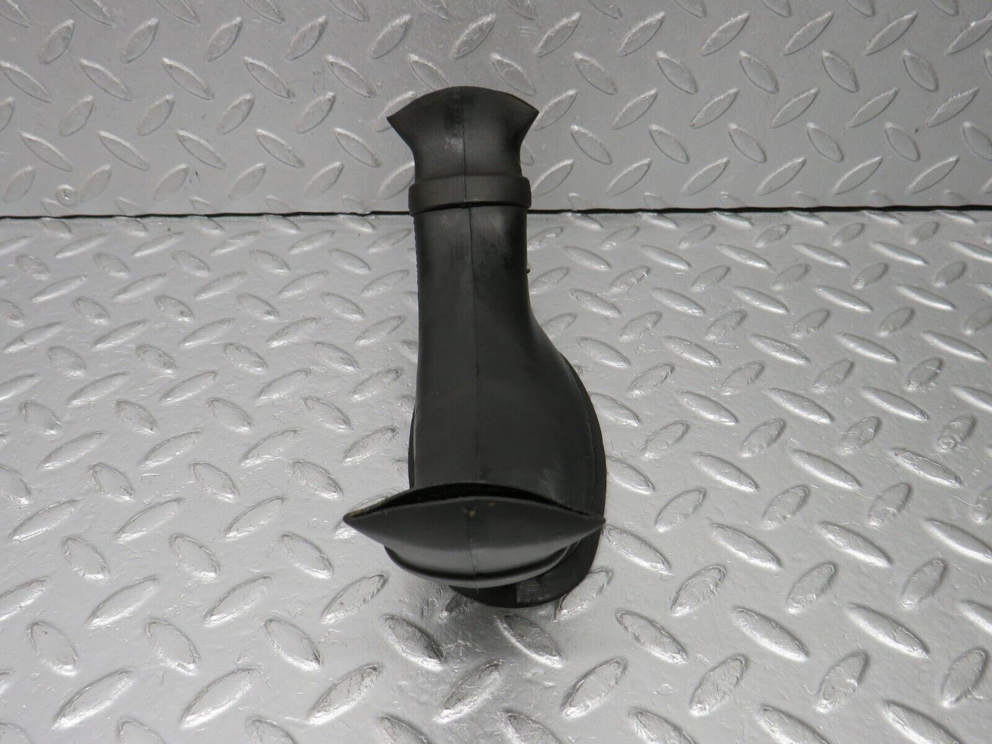 38790 Mercedes-Benz W201 190E 2.6L Heater Water Drain 2018320025