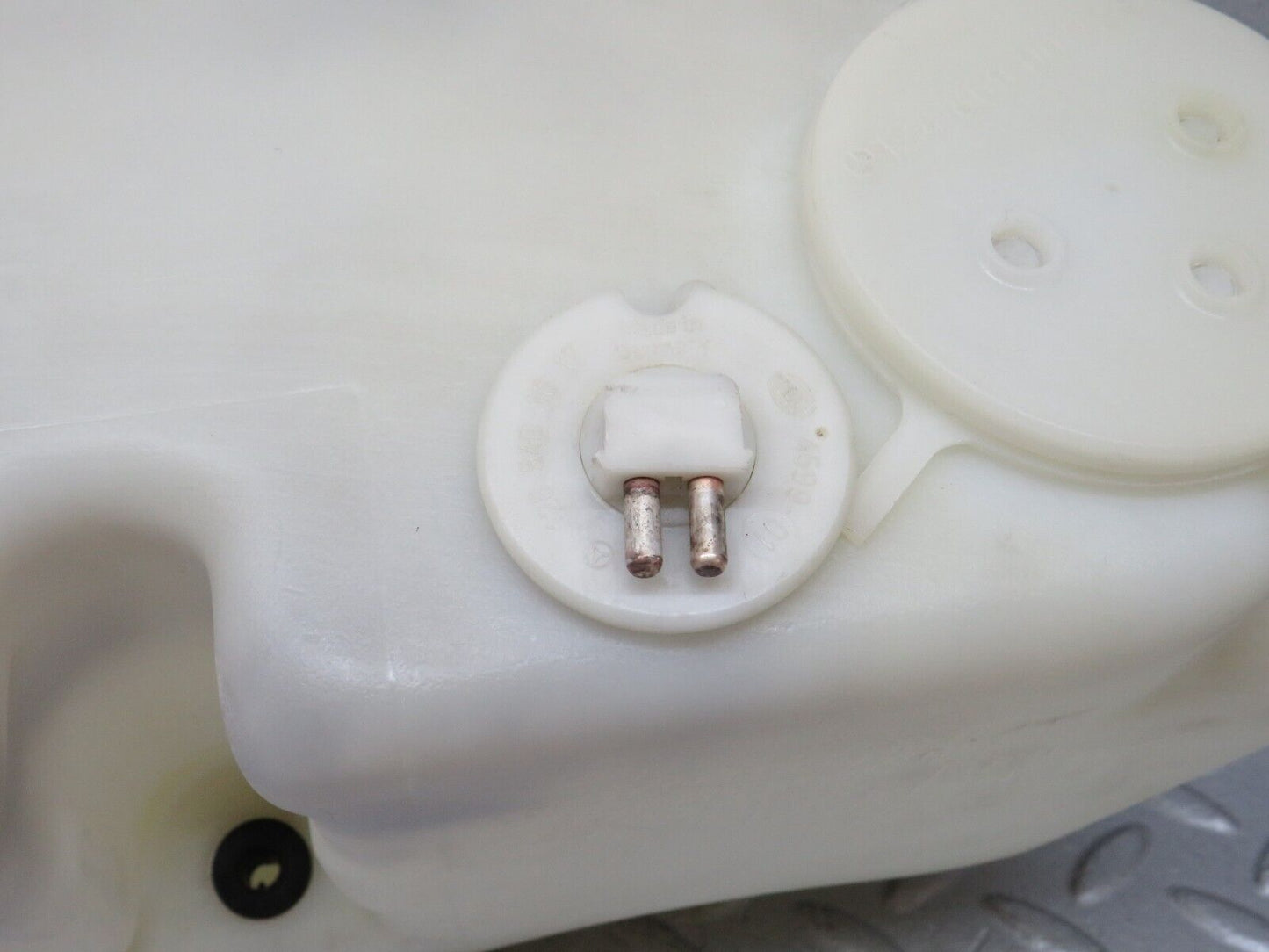 36173 Mercedes-Benz W126 420SE Windscreen Washer Fluid Reservoir 1268690620 1248690072