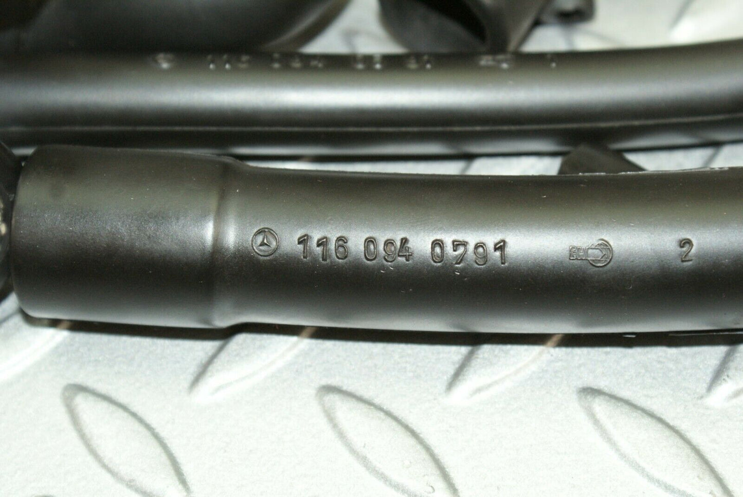 2607 Mercedes-Benz W116 350SE 4x Intanke Hose Crankcase Hose Pipe